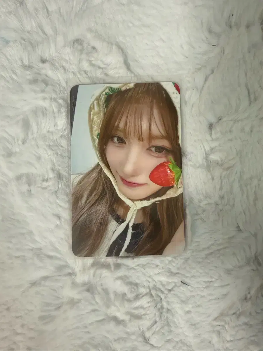 아이브 엠파시 사웨 럭드 딸기 이서 포카