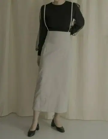 센스 오브 플레이스 베이지 스트랩 타이트 스커트