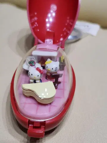 헬로키티 포켓 크리터 움직이는