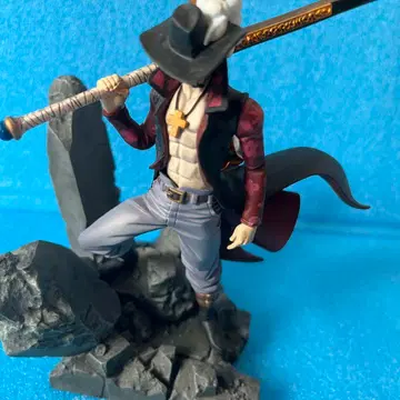 원피스 피규어 검을 든 캐릭터