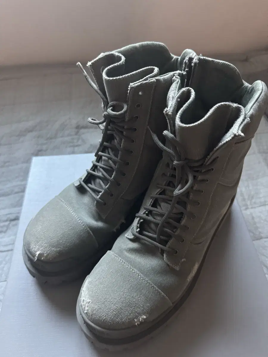(40) Balenciaga Strike Combat Boots Key