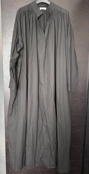 ATON 마이크로 코튼 새틴 개더 원피스 미사용 새상품급