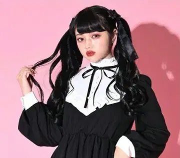 앙크루즈 클래시컬 컷 원피스 블랙
