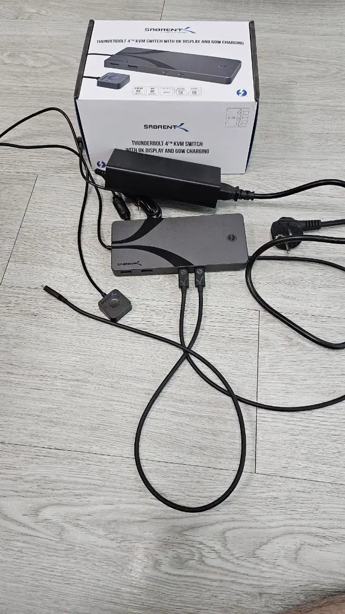 Sabrent 썬더볼트 KVM 스위치