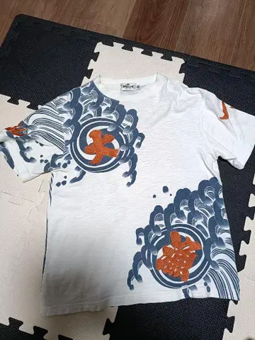 카라쿠리타마시 카라쿠리타마시 디자인 반팔 화이트 티셔츠