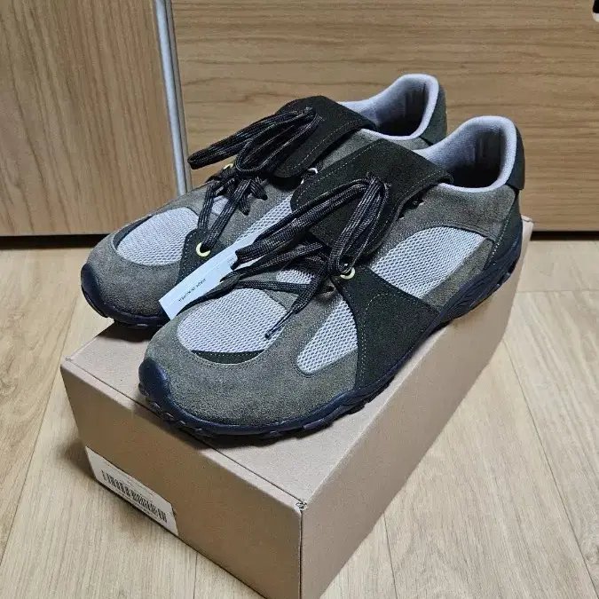 New product 260) Negative Three Asymmetry Sneakers Khaki