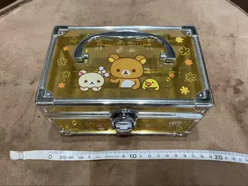 리락쿠마 베니티 케이스