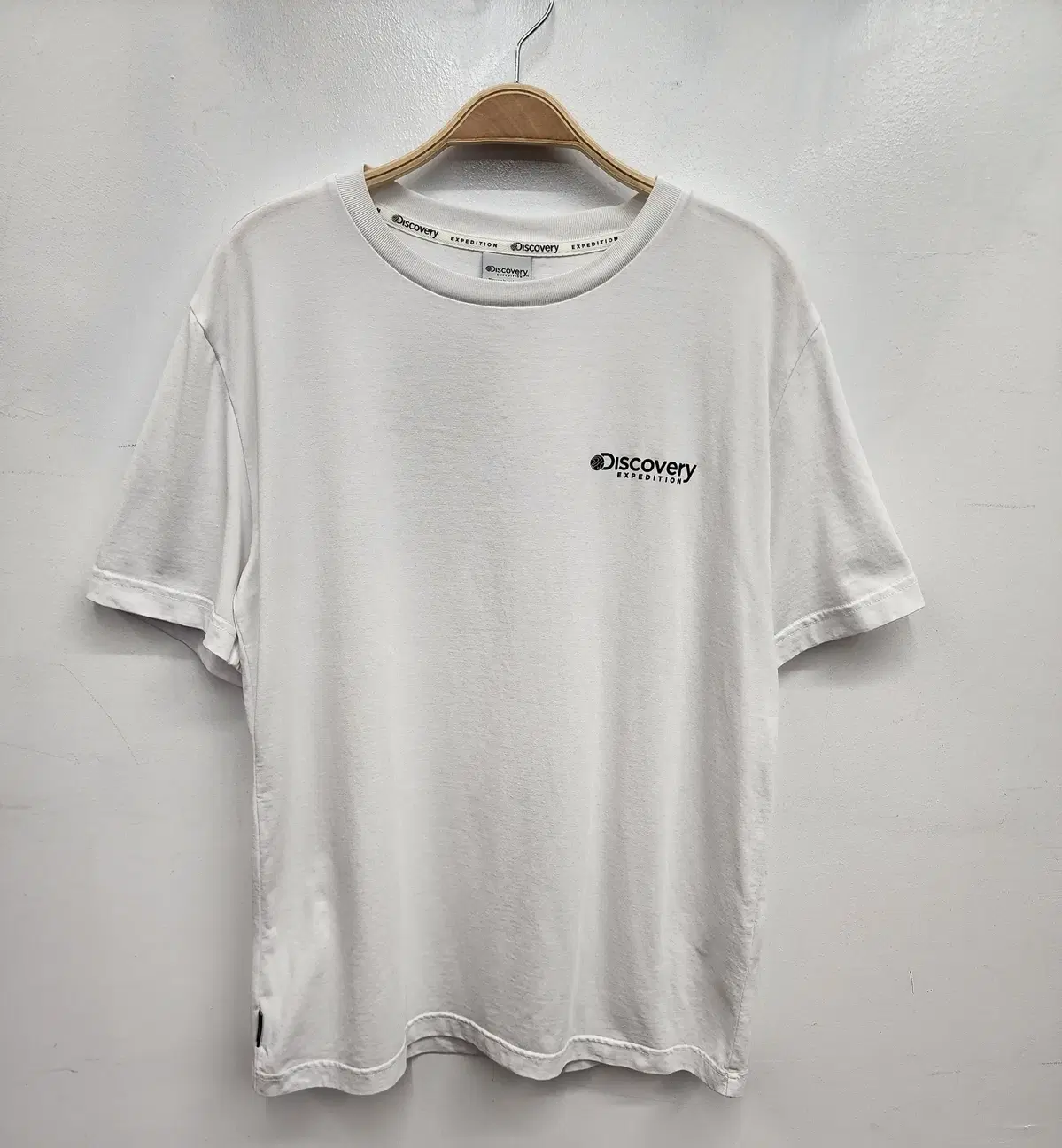 Discovery Expedition Men's Short Sleeve T-Shirt (Size 105)