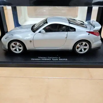 닛산 페어레이디 Z NISMO 380RS 1/18