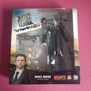 MAFEX 블루스 웨인 마펙스 액션 피규어