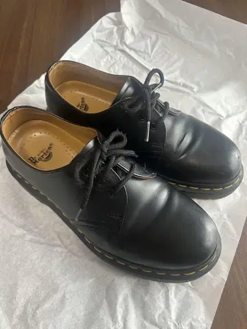 닥터 마틴 1461 UK5