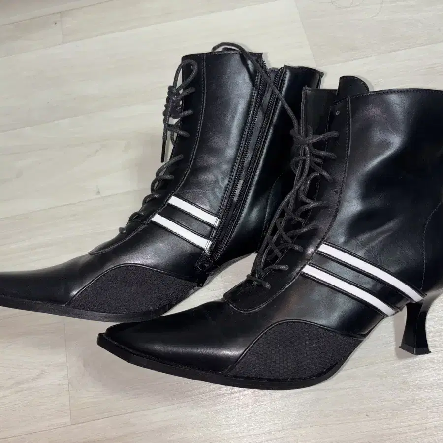 【2000Archives】SPORTY CORP BOOTSスタイリッシュなアイテム SPORTY CORP BOOTS (BLACK) - 2000 Archives