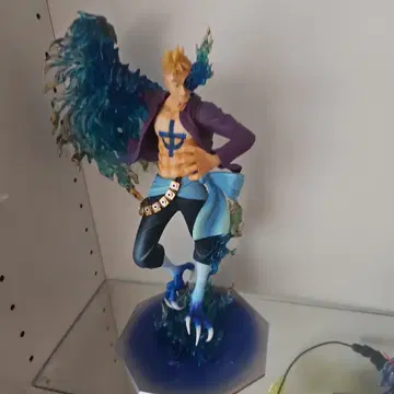원피스 POP 불사조 마르코 피규어