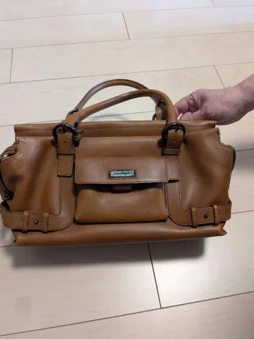 가격 인하했습니다. 빈티지 페라가모 백