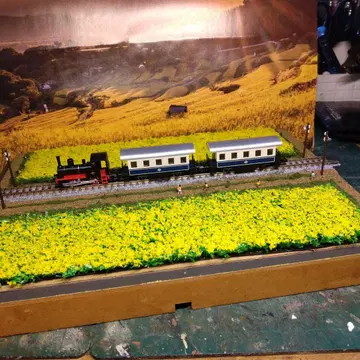 N 게이지 유채꽃밭을 달리는 선로 자작 미니 디오라마