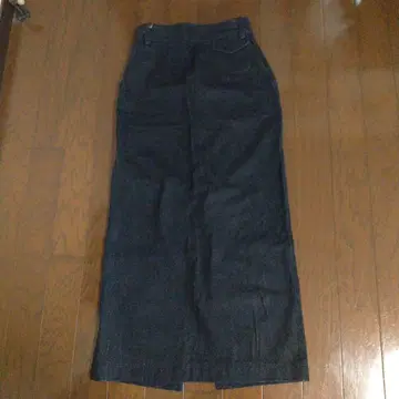 다크 데님 슬릿 롱 스커트
