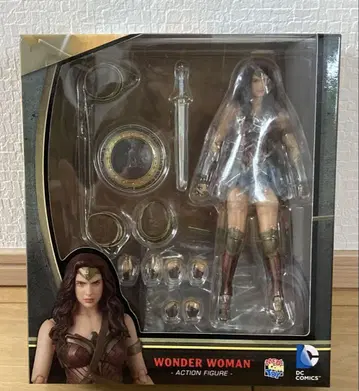 MAFEX 원더우먼 피규어