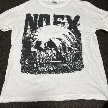 NOFX 스컬 디자인 티셔츠 M 사이즈