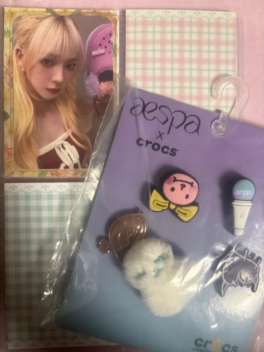 Aespa Karina Crocs Poca WTS Giselle Winter Ningning Buncheol