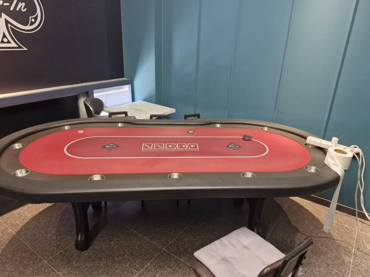 Holdem Poker Table