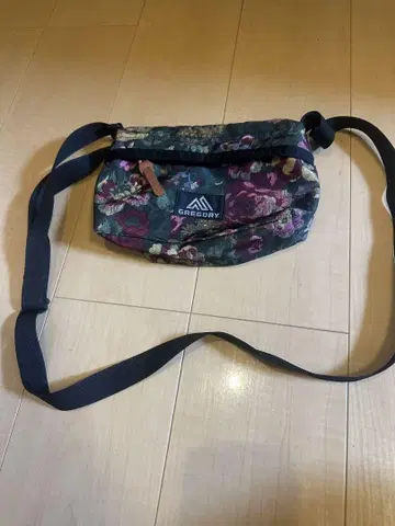 그레고리 꽃무늬 숄더백
