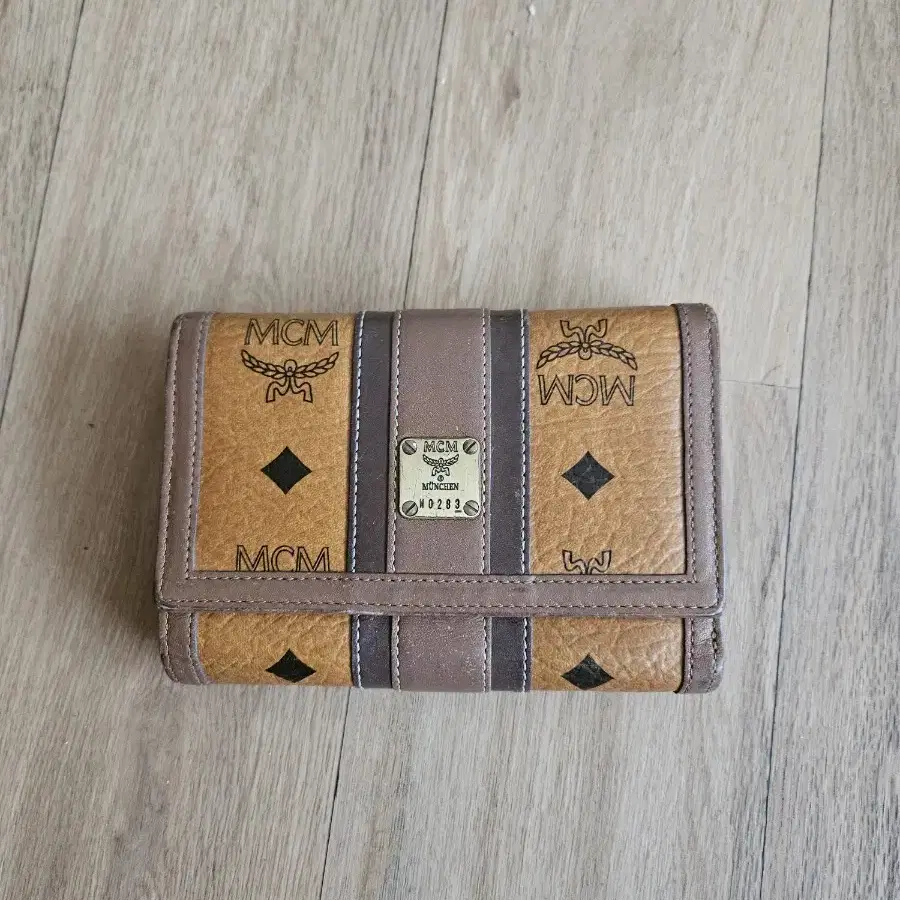 【THE COLDEST MOMENT】25ss TCM suade buckle card wallet The Coldest Moment TCM Suede Buckle Card Wallet on Bunjang