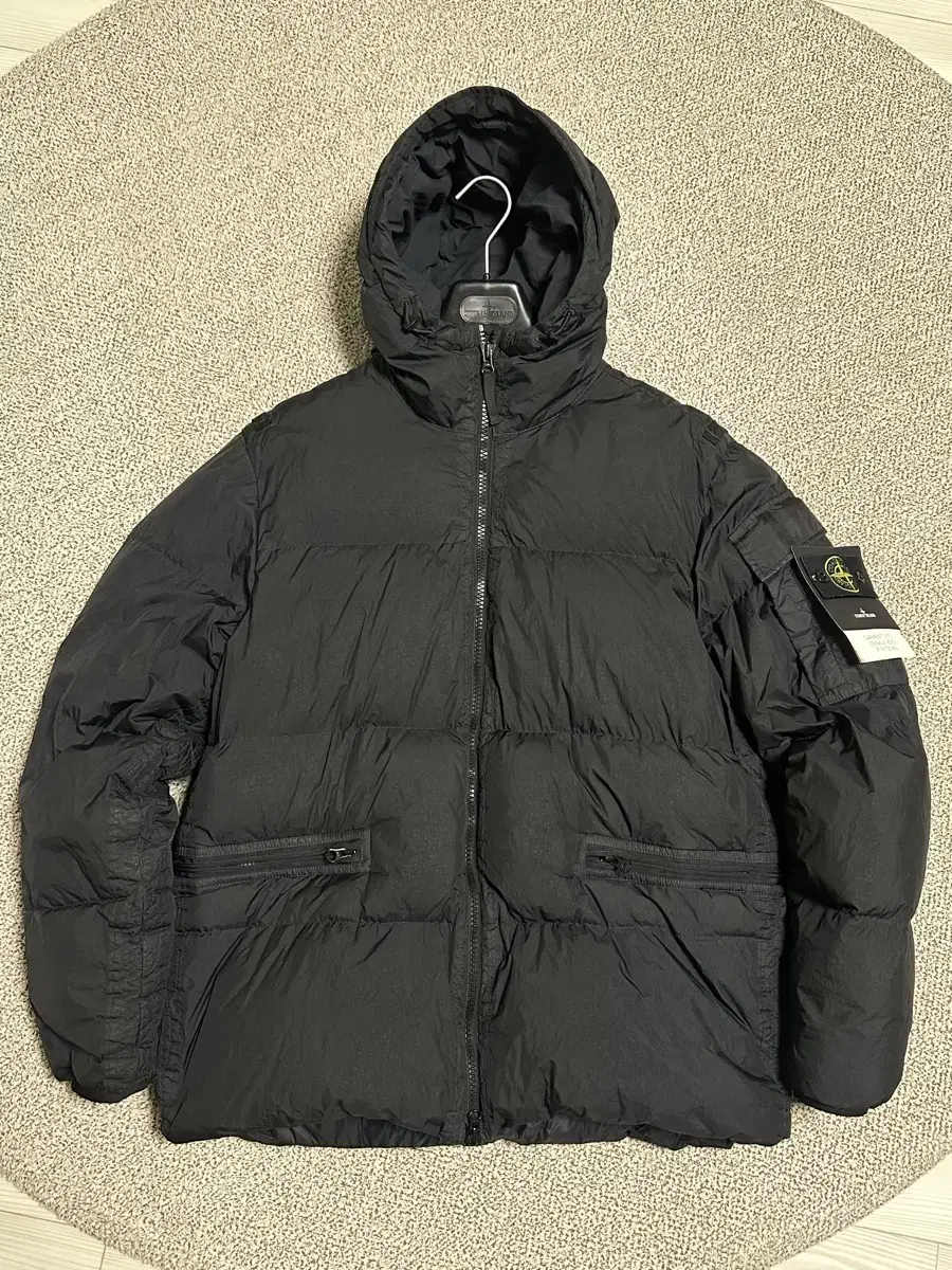 Stone Island Crinkle Reps Padding 22fw L