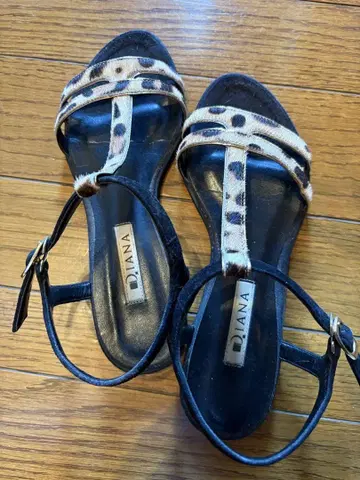 DIANA 레오파드 샌들 USED 23.5cm