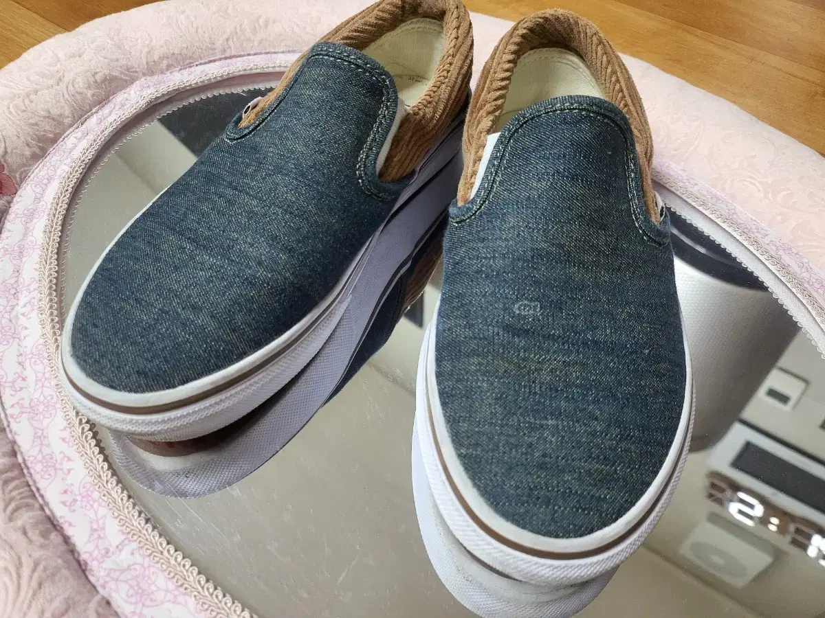 Vans V98CF Remix Slip-On 225