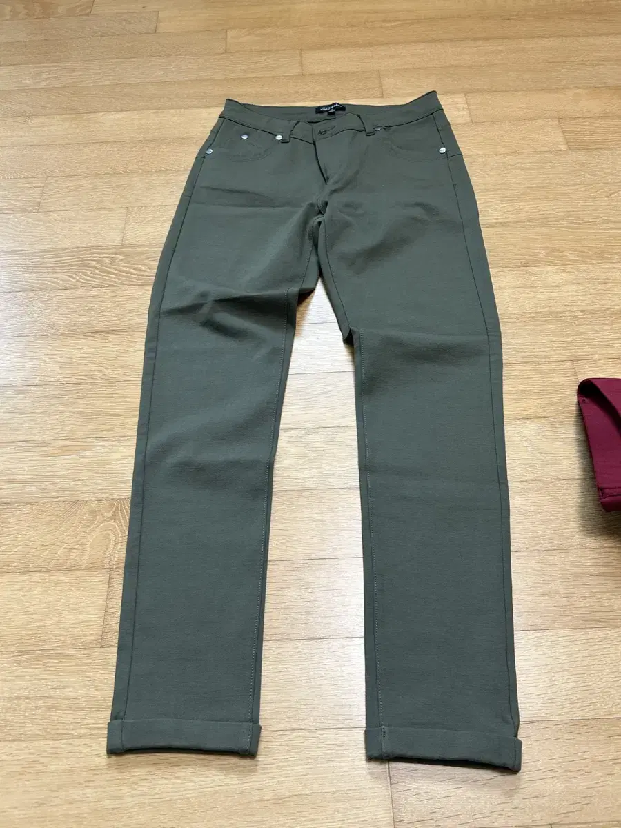 New product Skinny jeans 7 pieces bulk