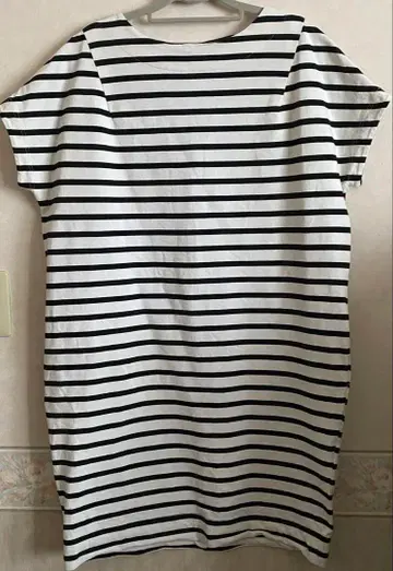 스카디 보더 무늬 반팔 원피스