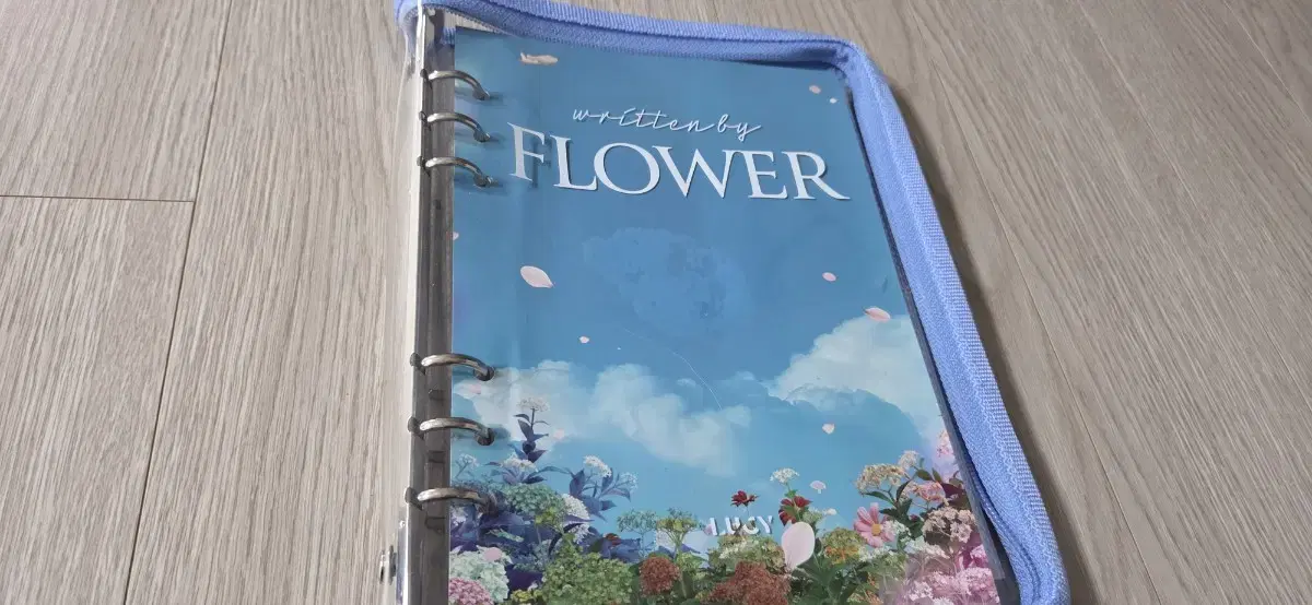 Lucy Flowercone photocard binder & From unreleased photocard full set
