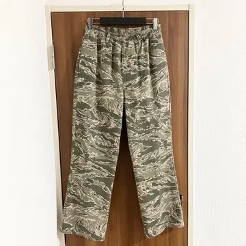 COMFORTABLE REASON Camo DOC Slacks 새상품급