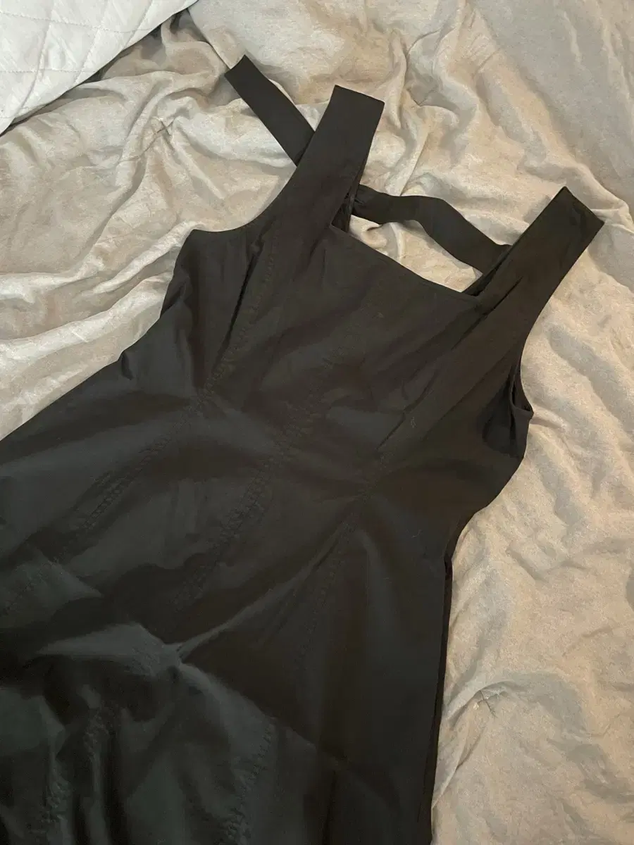 KUHO plus sleeveless square neck Onepiece