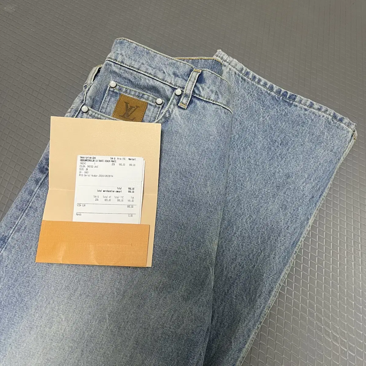 루이비통 스테이플 데님 스케이트핏 28