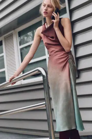 (택 포함 새상품) Zara 타이다이 패턴 새틴 미디 원피스