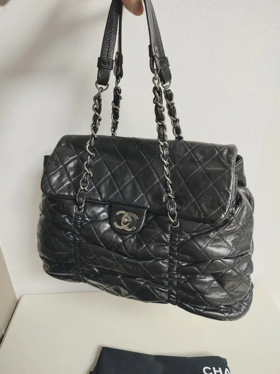 Authentic Chanel Lambskin Chain Flap Bag