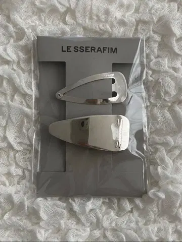 le sserafim 팝업 헤어핀
