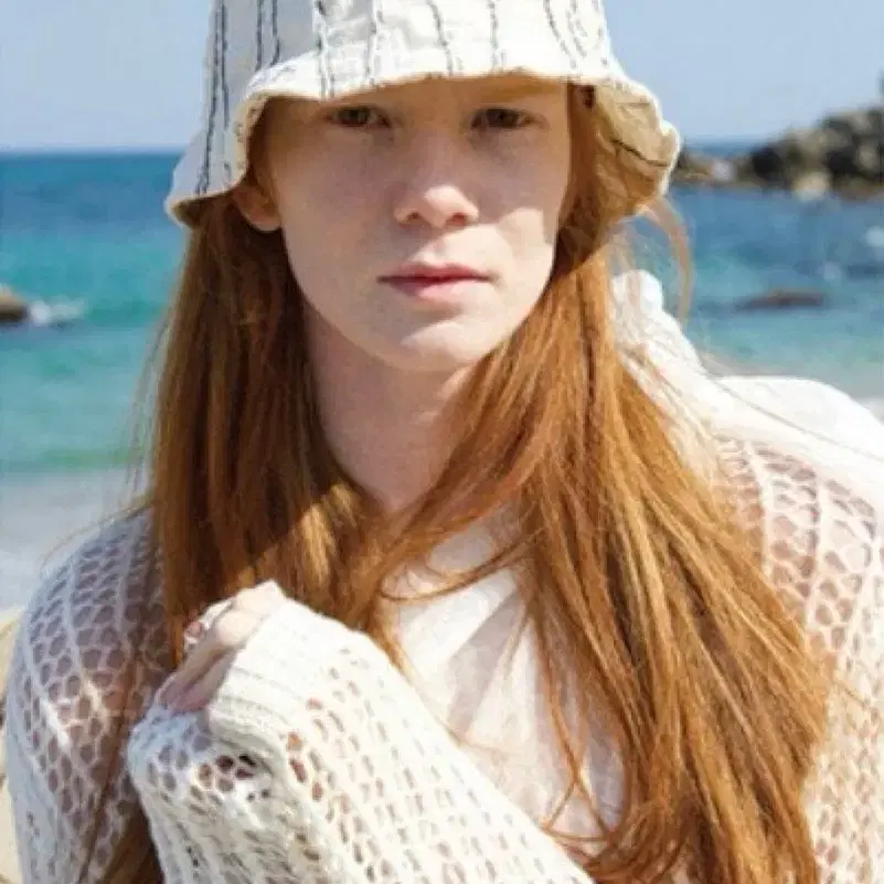 Awesome Needs Wavy Lampshade Stripe Bucket Hat (seulgi