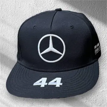 AMG F1 메르세데스 벤츠 캡 해밀턴 착용