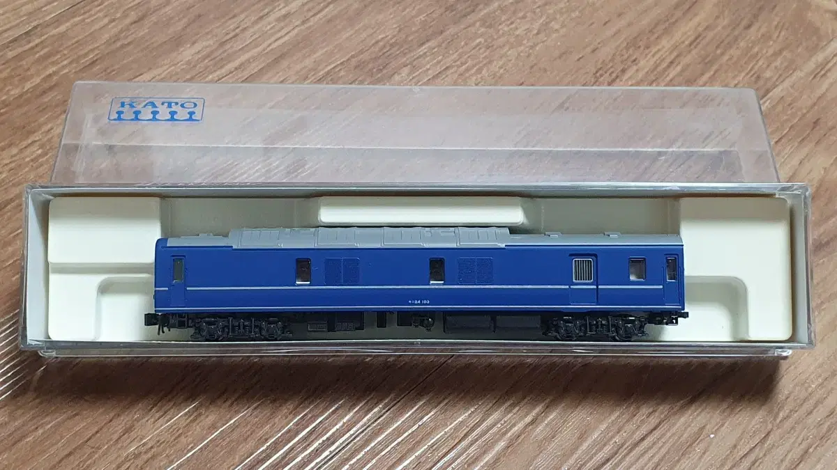 KATO 5184 Rail Model Kani 24-100 Blue Train Generator Car