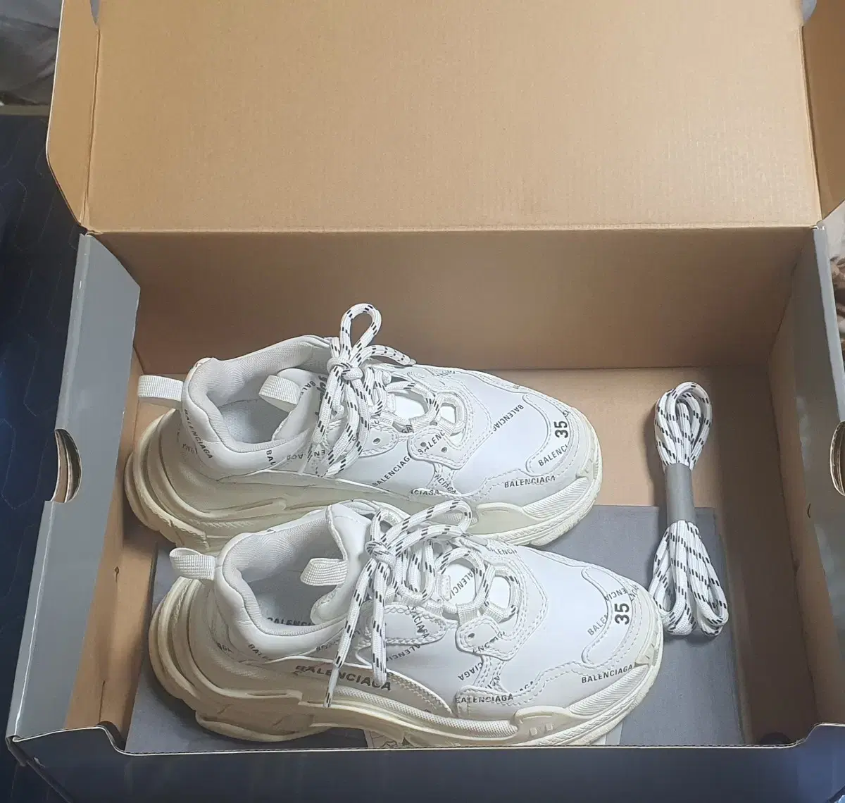Authentic Balenciaga Triple S Size 35 (Worn about 3 times)