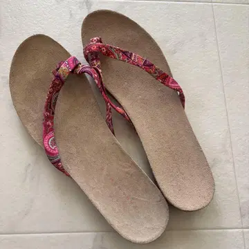 오늘만 가격 인하 자라 플립플랍 핑크 계열 패턴 25.3cm