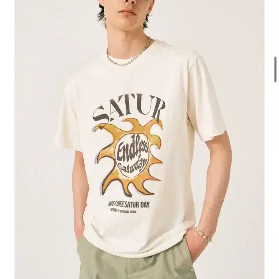 SATUR | 세터 Satur Sun Retro Graphic Short Sleeve Ivory on