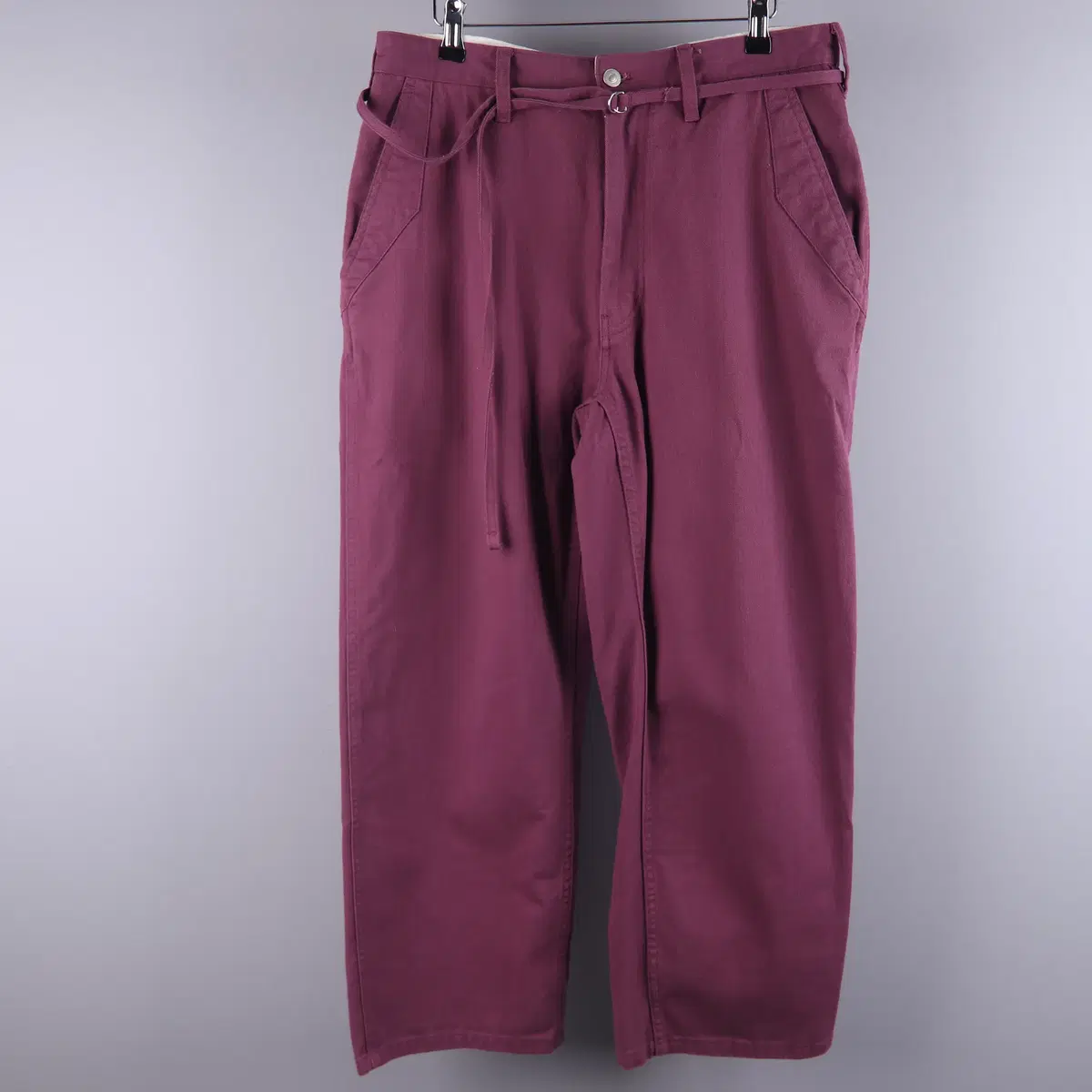 [YESEYESEE] ★Naive Belted Twill Pants yeseyesee Naive Belted Twill Pants - Black | International Store