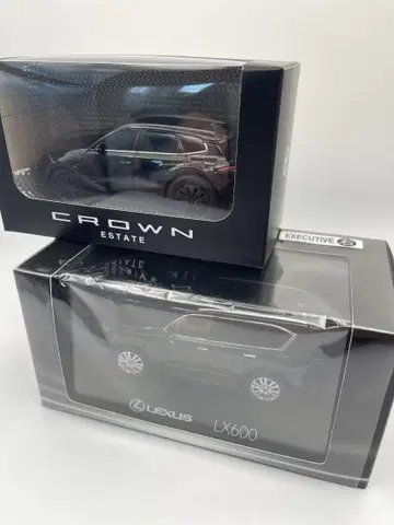 교쇼 1/43 모델카 LEXUS LX600 우측 핸들 증정품 포함