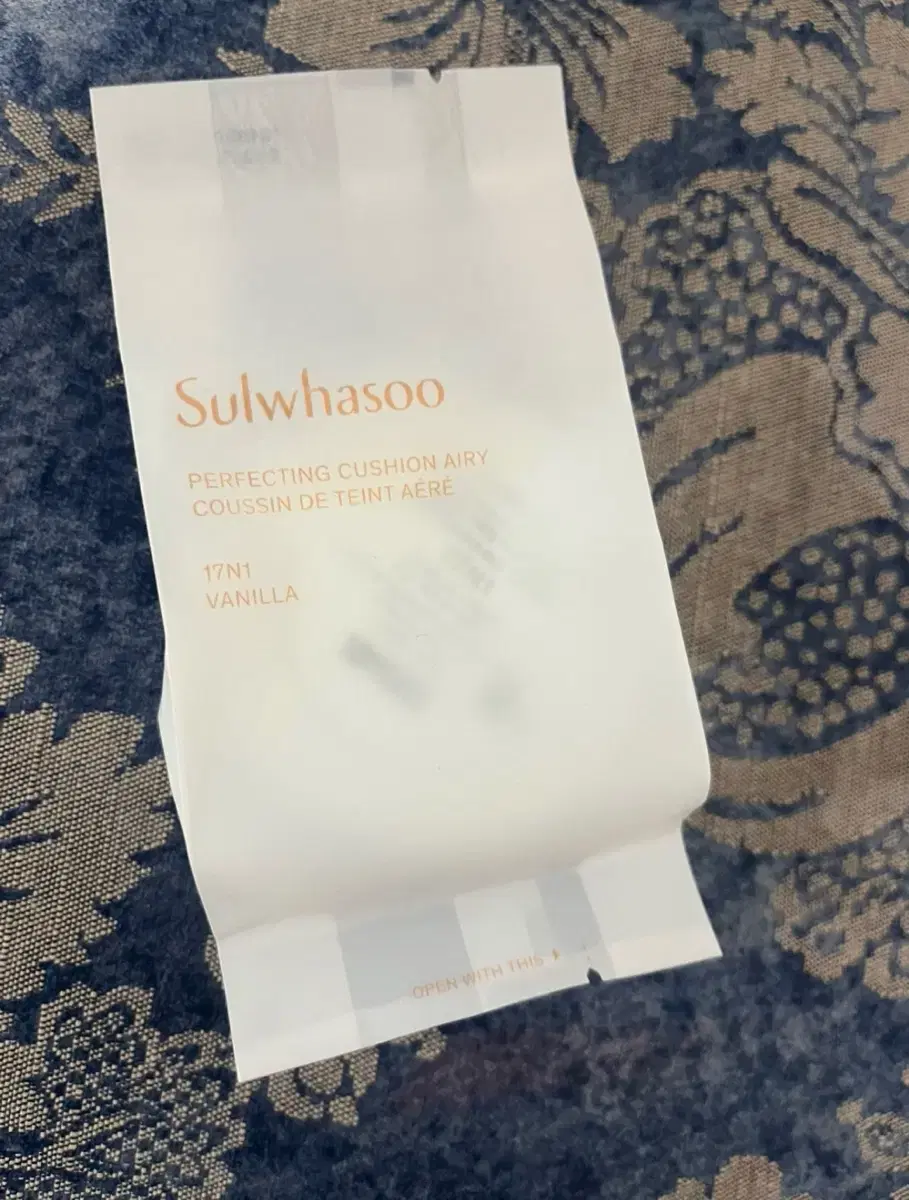 설화수 퍼펙팅 쿠션 에어리 17N1 바닐라 리필 새상품