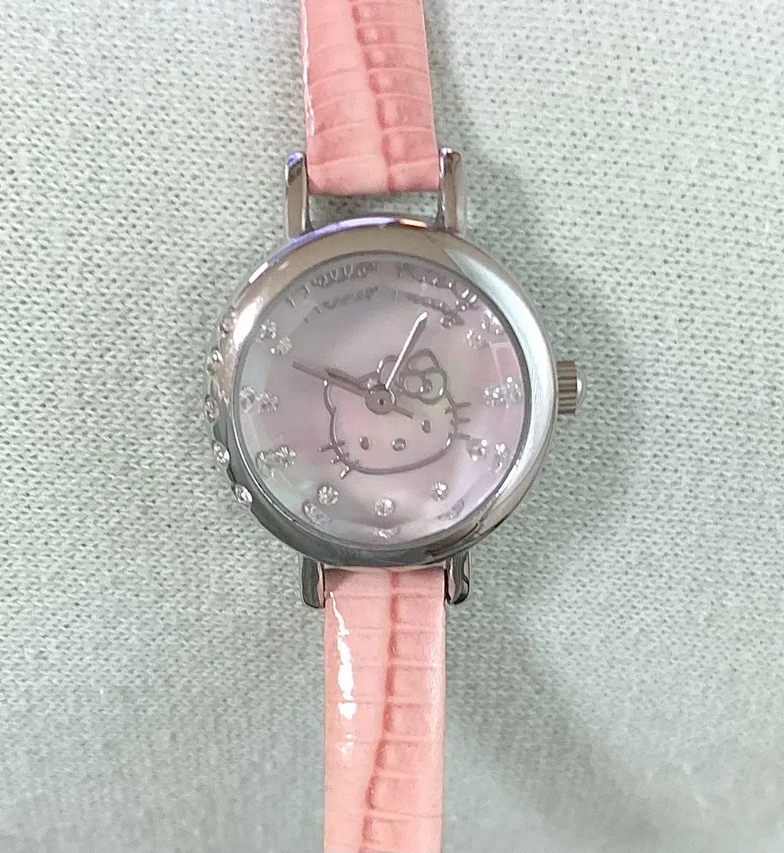 Hello Kitty Wristwatch Sanrio Genuine HKJ107 Pink Hologram