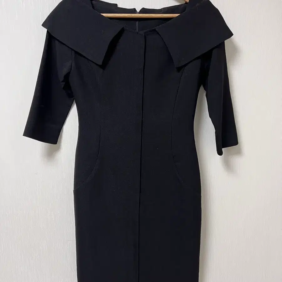 ワンピース Soa Mini Onepiece Black Mini Onepiece Black [New] on Bunjang Global Site.