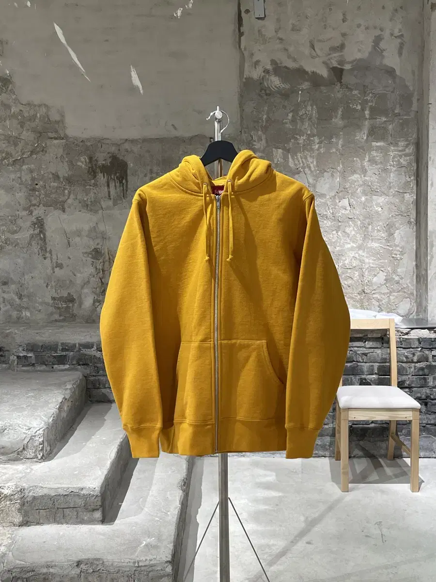 슈프림 16F/W 머스타드 올드 잉글리쉬 후드 로고 후디 집업